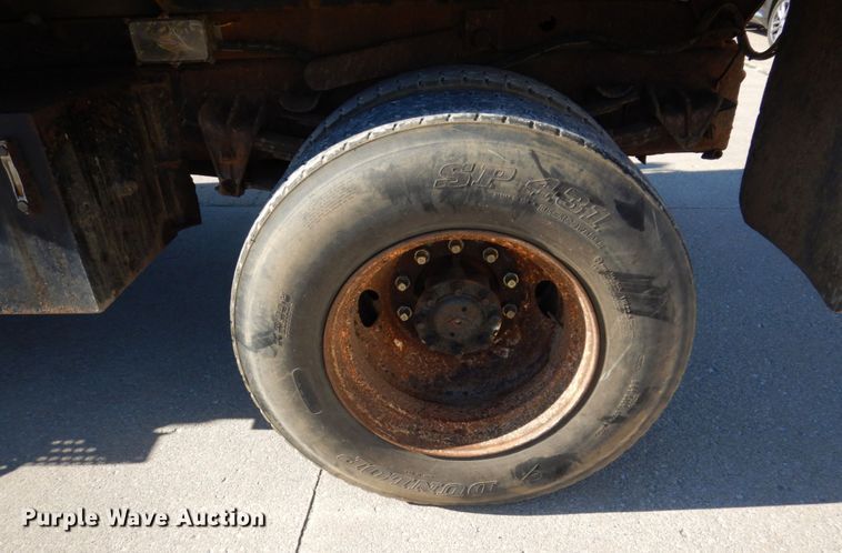 image for item KR9233 1996 International 4900  dump truck