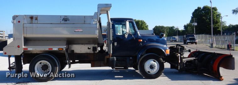 image for item KR9234 1999 International 4900  dump truck