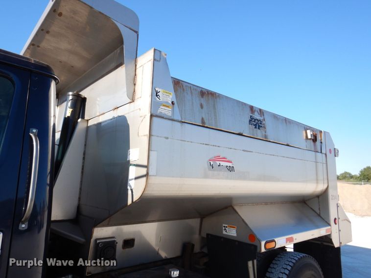 image for item KR9234 1999 International 4900  dump truck