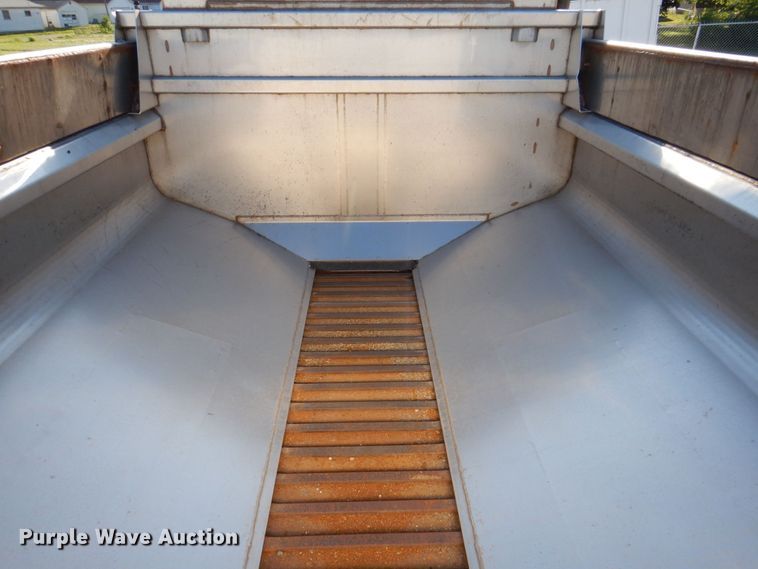 image for item KR9234 1999 International 4900  dump truck