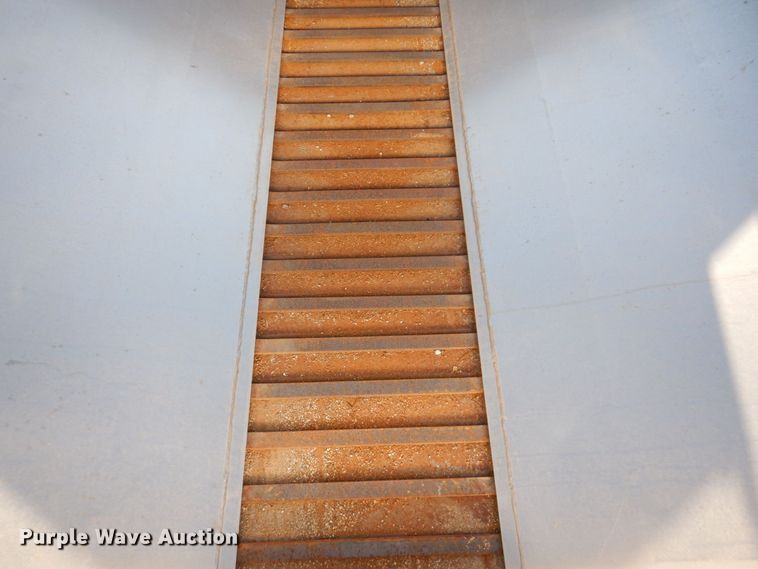 image for item KR9234 1999 International 4900  dump truck