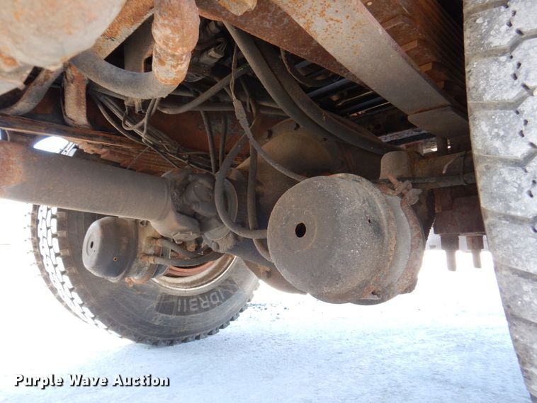 image for item KR9234 1999 International 4900  dump truck