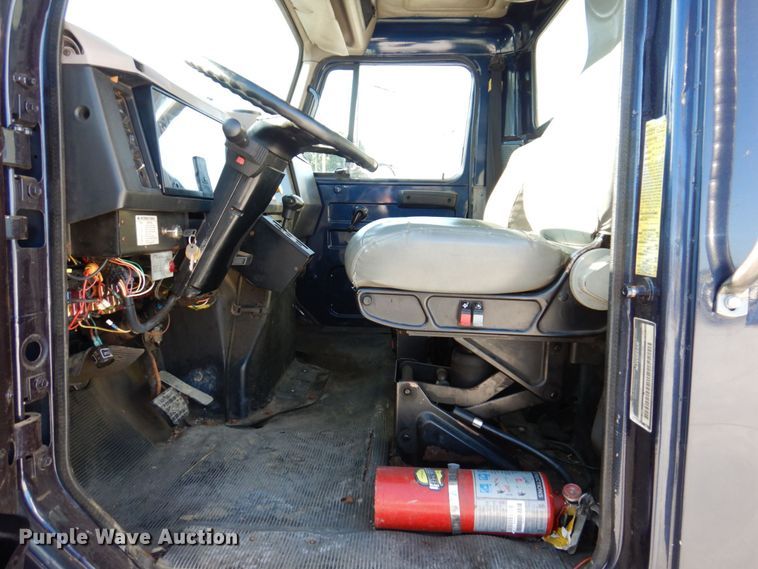 image for item KR9234 1999 International 4900  dump truck