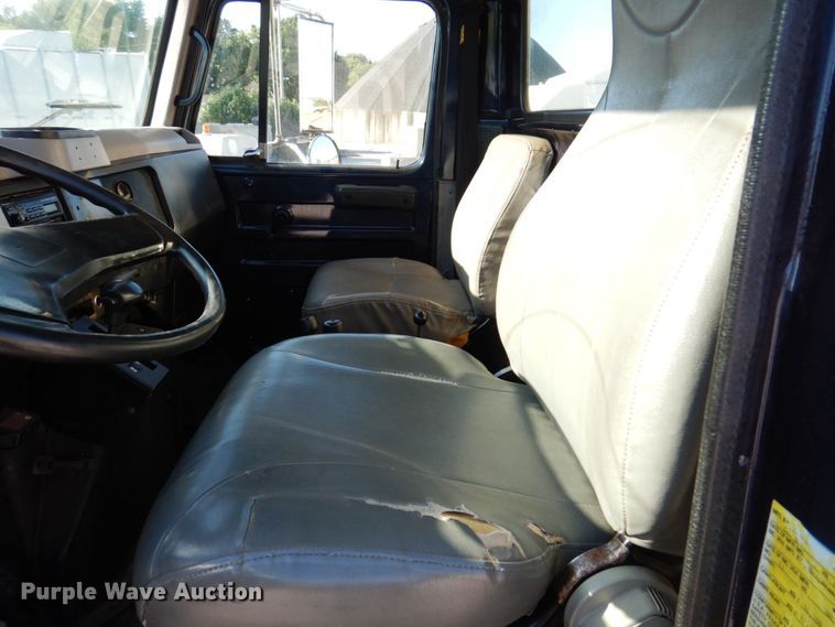 image for item KR9234 1999 International 4900  dump truck