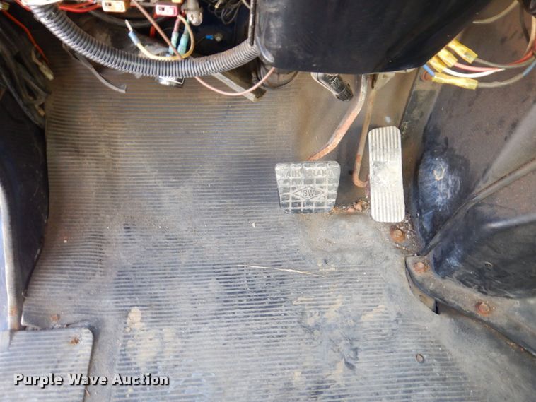 image for item KR9234 1999 International 4900  dump truck