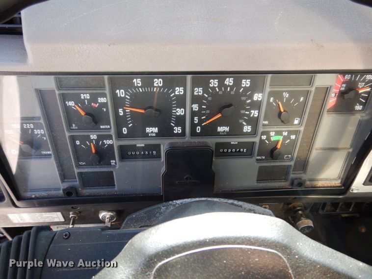 image for item KR9234 1999 International 4900  dump truck