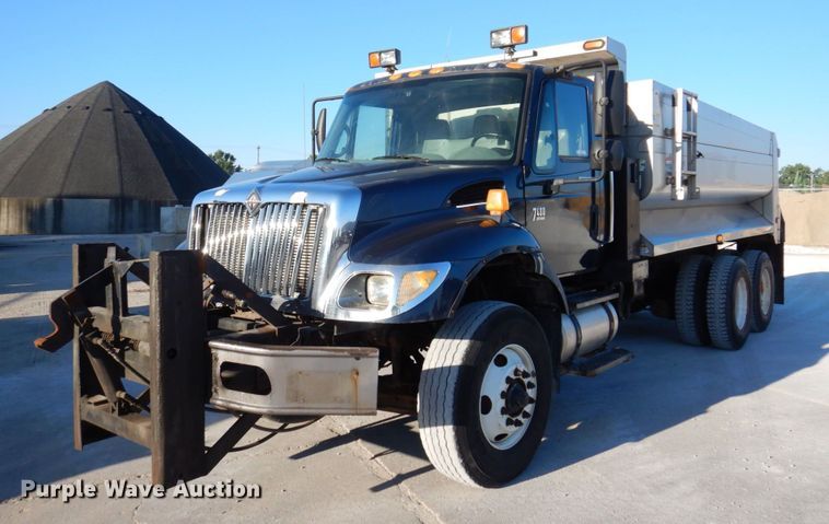 image for item KR9235 2005 International 7400  dump truck