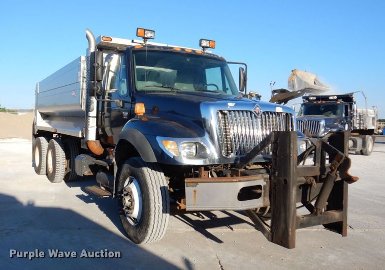 image for item KR9235 2005 International 7400  dump truck