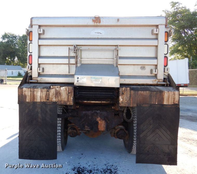 image for item KR9235 2005 International 7400  dump truck
