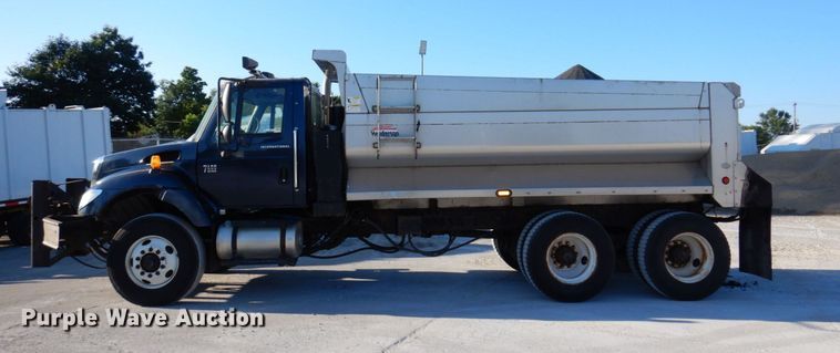 image for item KR9235 2005 International 7400  dump truck
