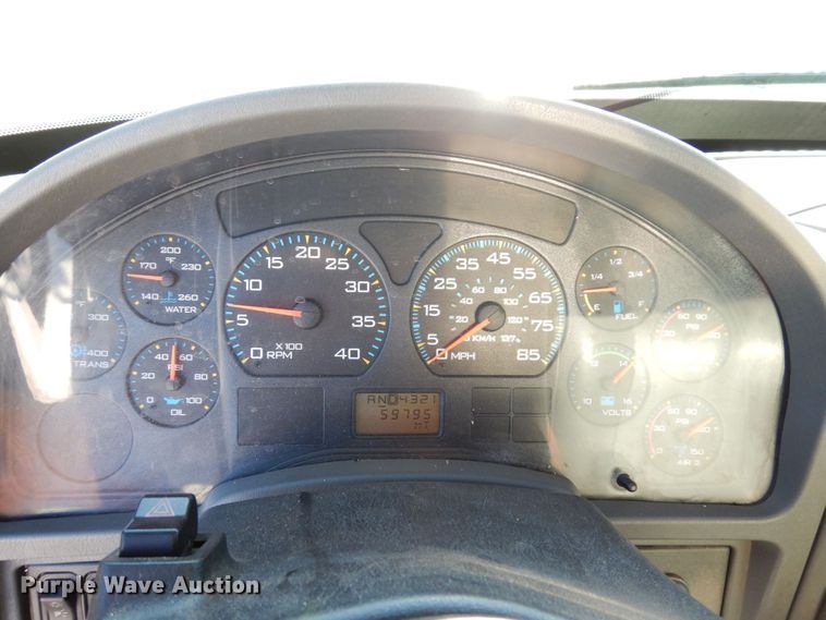 image for item KR9235 2005 International 7400  dump truck