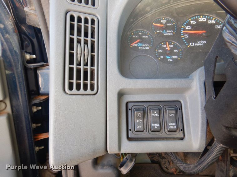 image for item KR9235 2005 International 7400  dump truck