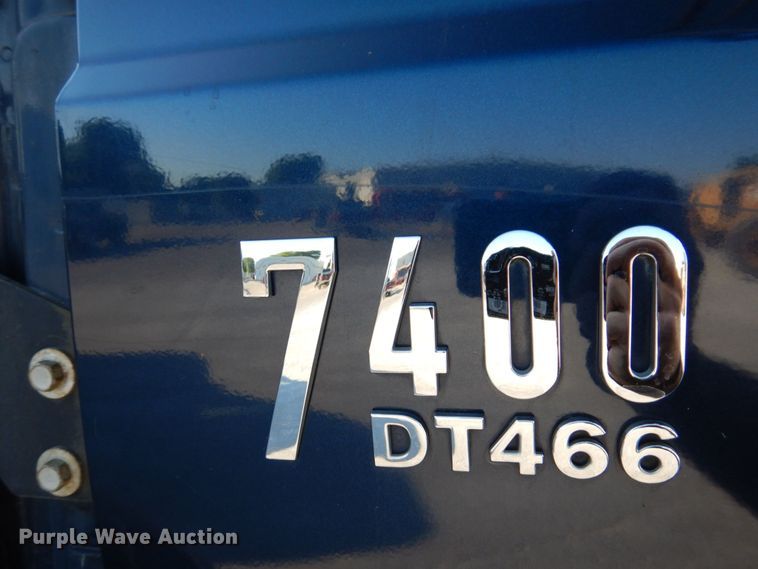 image for item KR9235 2005 International 7400  dump truck