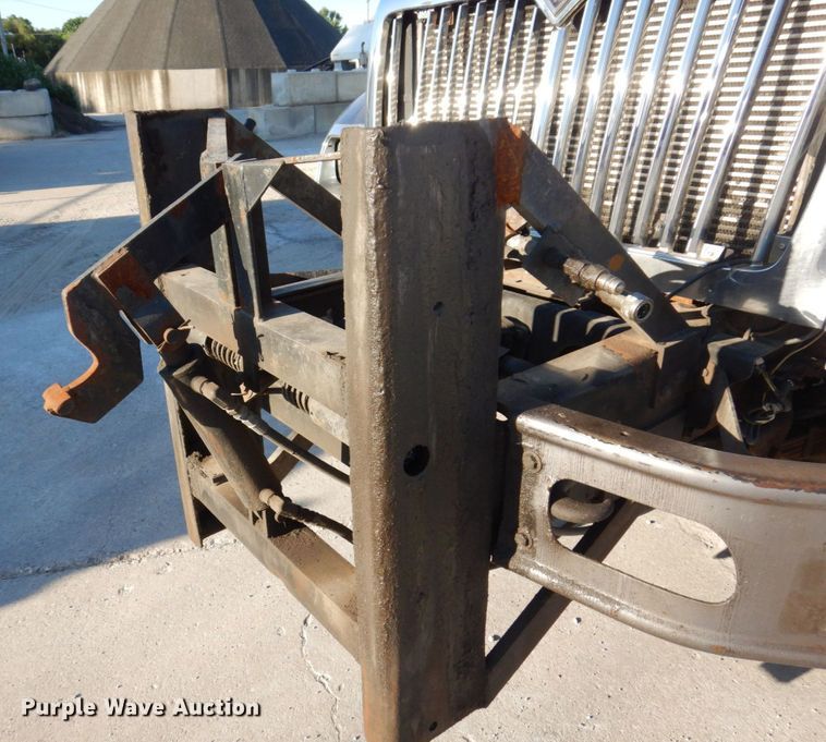 image for item KR9235 2005 International 7400  dump truck