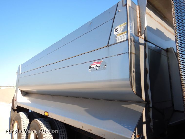 image for item KR9235 2005 International 7400  dump truck