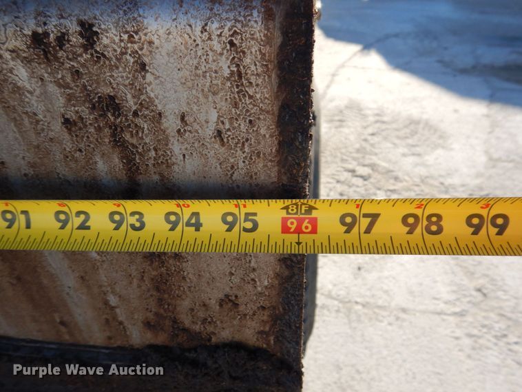 image for item KR9235 2005 International 7400  dump truck