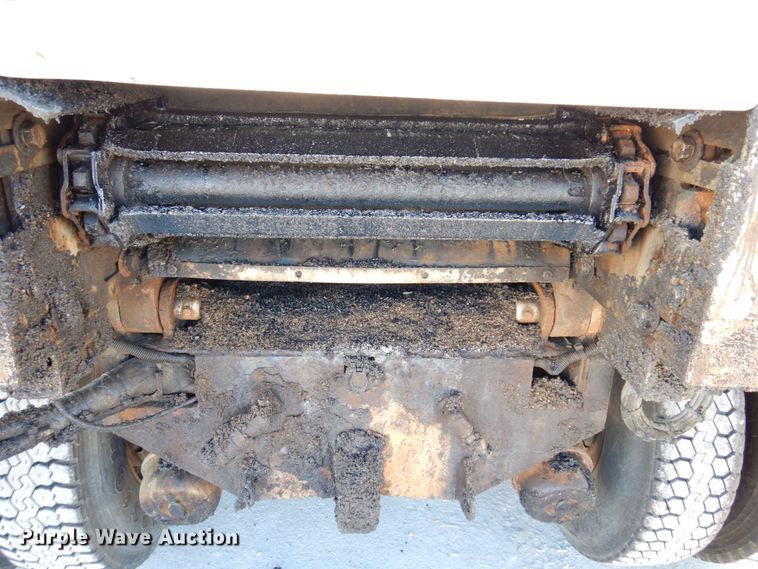 image for item KR9235 2005 International 7400  dump truck