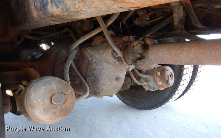 image for item KR9235 2005 International 7400  dump truck