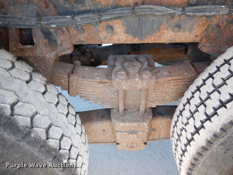 image for item KR9235 2005 International 7400  dump truck