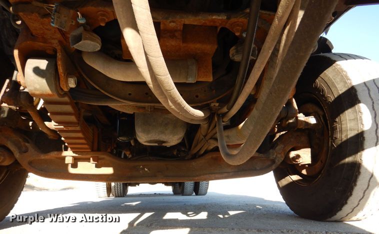 image for item KR9235 2005 International 7400  dump truck