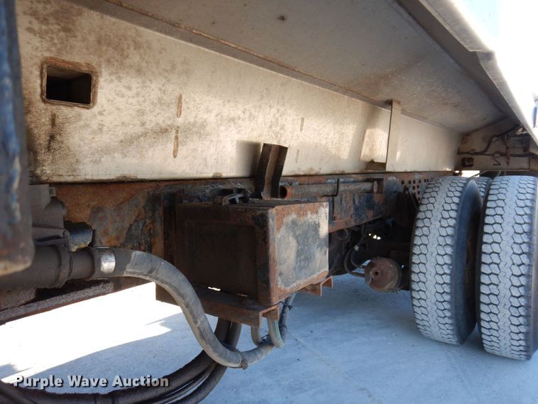 image for item KR9235 2005 International 7400  dump truck