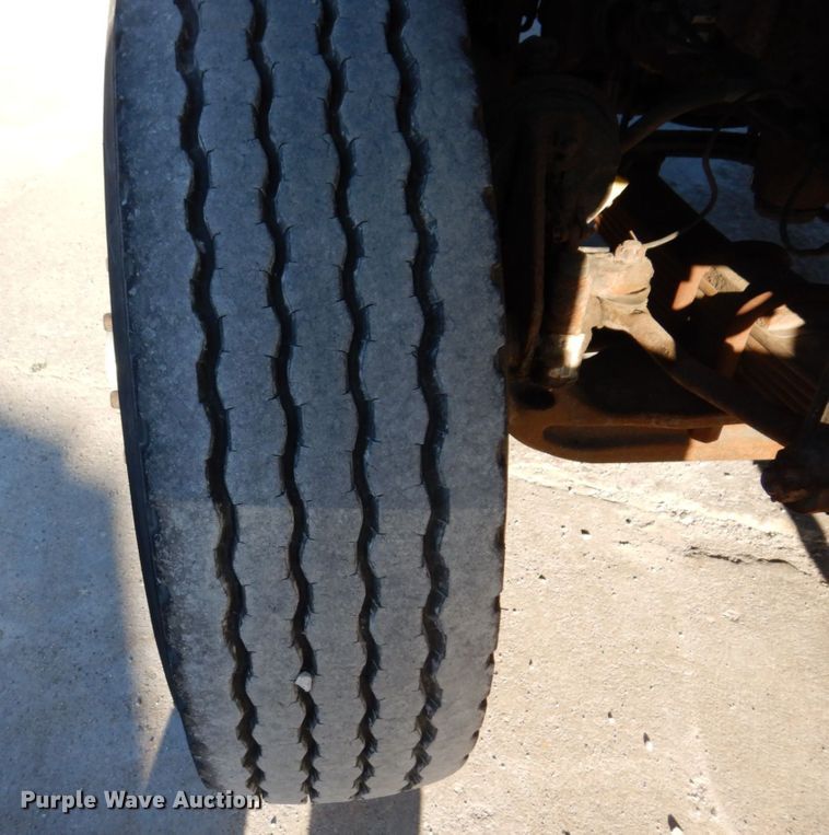 image for item KR9235 2005 International 7400  dump truck