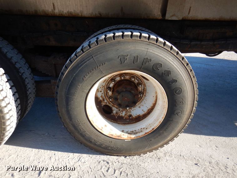 image for item KR9235 2005 International 7400  dump truck