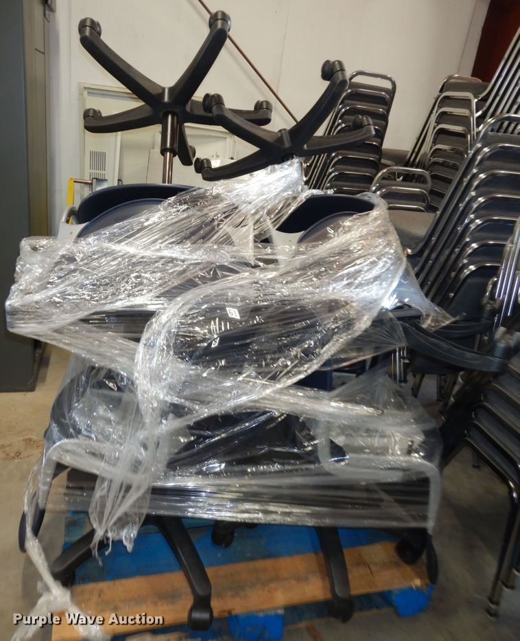 image for item KS9690 Approximately 120 chairs