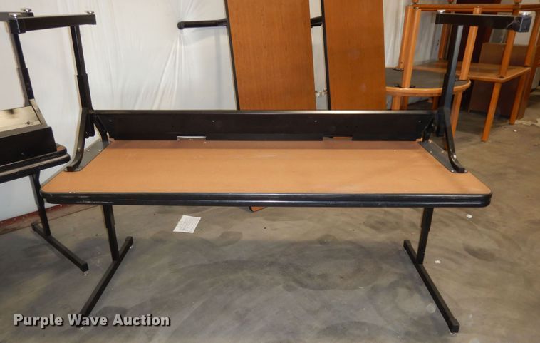 image for item KS9695 Approximately 32 tables