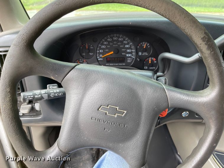 image for item LF9008 2000 Chevrolet Express 3500  ambulance