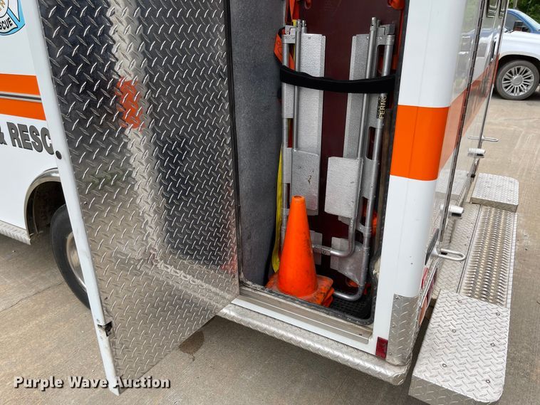 image for item LF9008 2000 Chevrolet Express 3500  ambulance