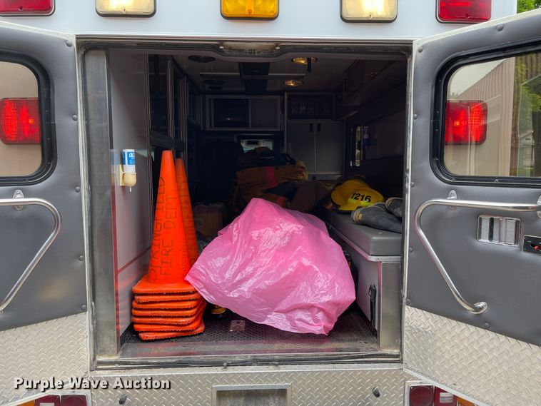 image for item LF9008 2000 Chevrolet Express 3500  ambulance