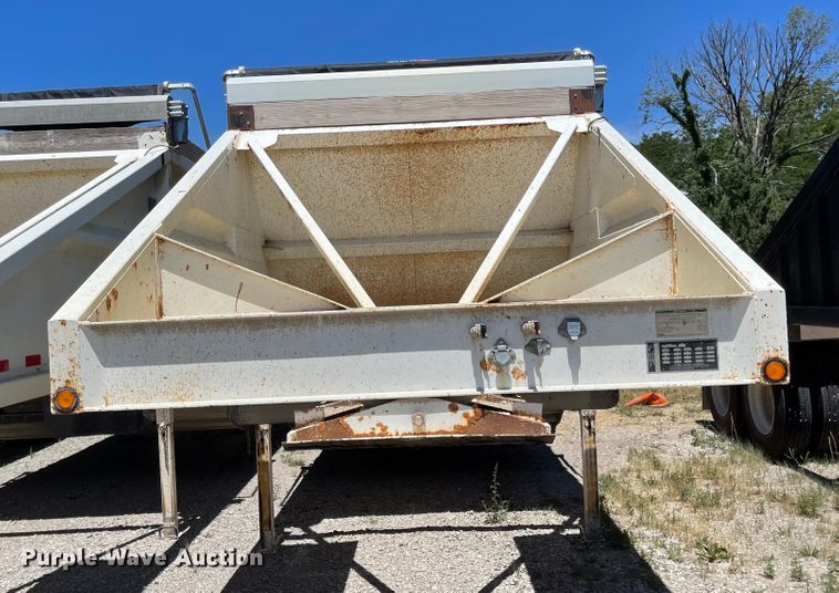 image for item LF9127 2008 Corn Belt S-3502  bottom dump trailer