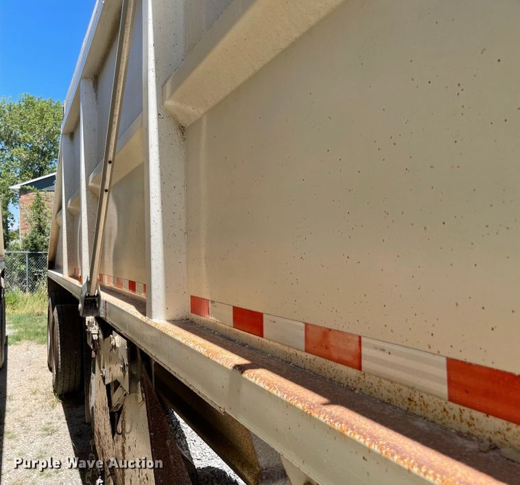 image for item LF9127 2008 Corn Belt S-3502  bottom dump trailer