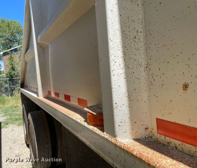 image for item LF9127 2008 Corn Belt S-3502  bottom dump trailer