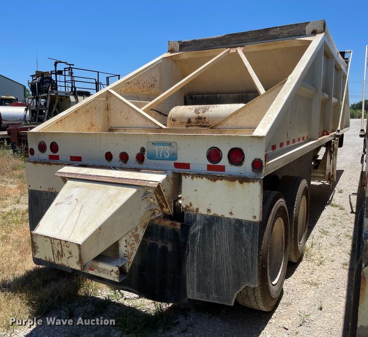 image for item LF9127 2008 Corn Belt S-3502  bottom dump trailer