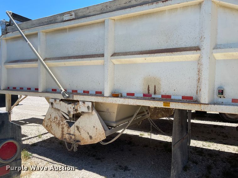 image for item LF9127 2008 Corn Belt S-3502  bottom dump trailer