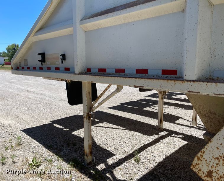 image for item LF9127 2008 Corn Belt S-3502  bottom dump trailer