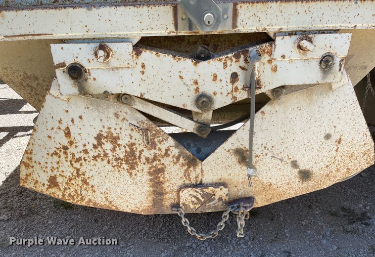 image for item LF9127 2008 Corn Belt S-3502  bottom dump trailer