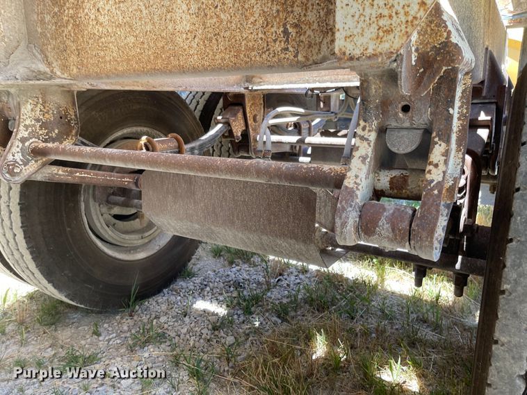 image for item LF9127 2008 Corn Belt S-3502  bottom dump trailer