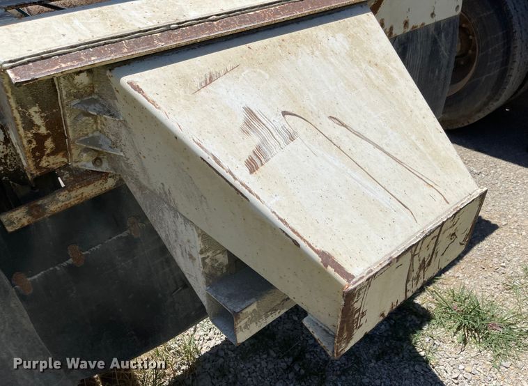 image for item LF9127 2008 Corn Belt S-3502  bottom dump trailer
