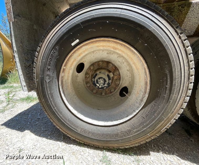 image for item LF9127 2008 Corn Belt S-3502  bottom dump trailer