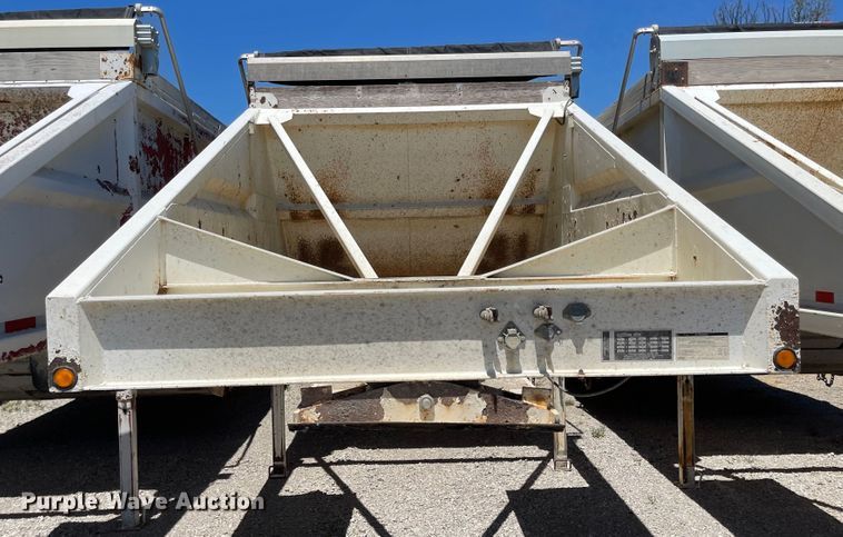 image for item LF9128 2007 Corn Belt S-4002  bottom dump trailer