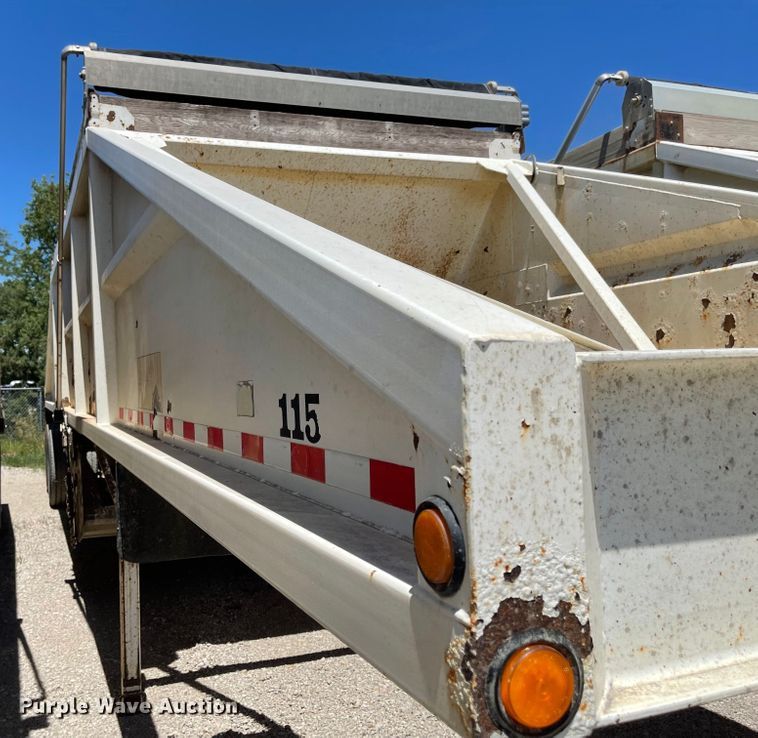 image for item LF9128 2007 Corn Belt S-4002  bottom dump trailer