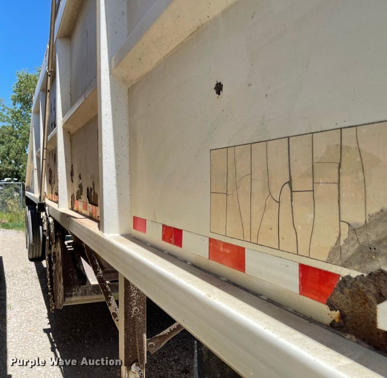 image for item LF9128 2007 Corn Belt S-4002  bottom dump trailer