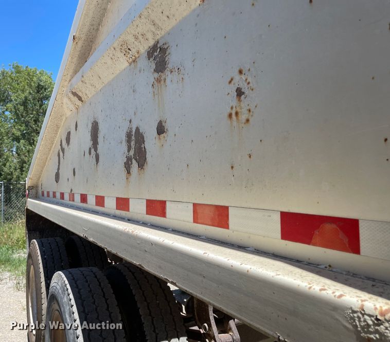 image for item LF9128 2007 Corn Belt S-4002  bottom dump trailer