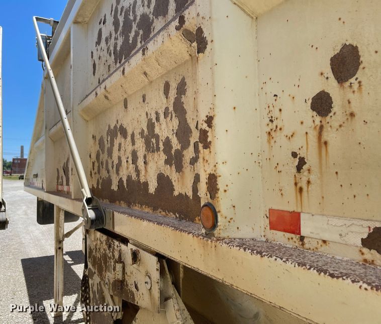 image for item LF9128 2007 Corn Belt S-4002  bottom dump trailer