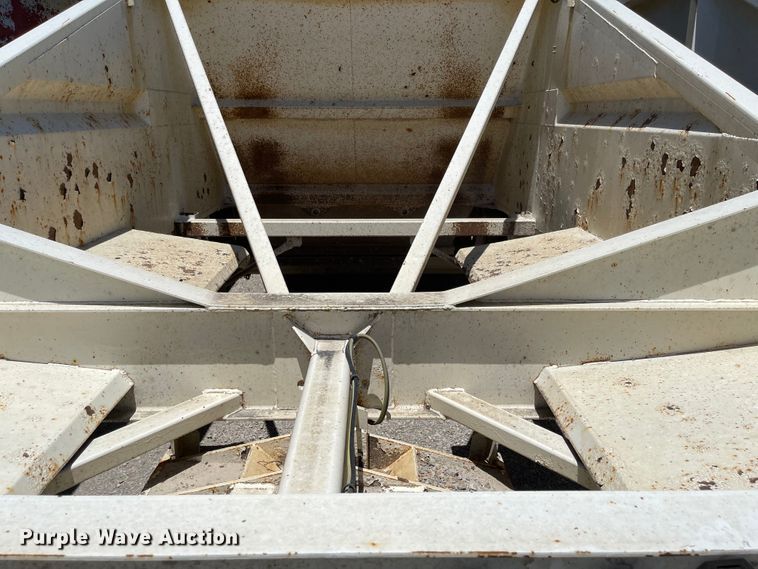 image for item LF9128 2007 Corn Belt S-4002  bottom dump trailer