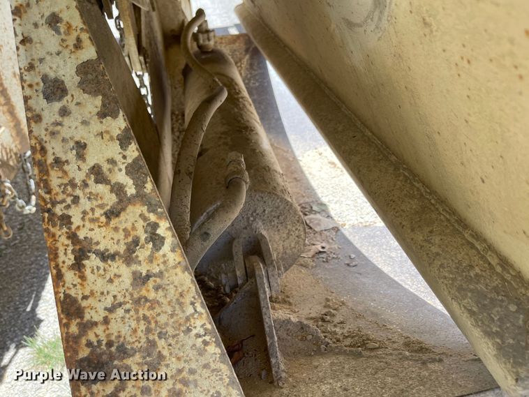 image for item LF9128 2007 Corn Belt S-4002  bottom dump trailer