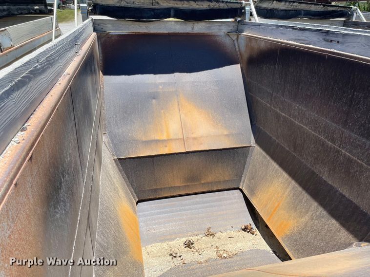 image for item LF9128 2007 Corn Belt S-4002  bottom dump trailer